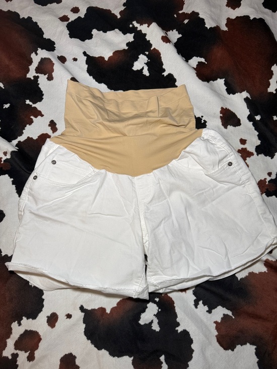 a:glow Pants - a:glow White Maternity Shorts Size 14